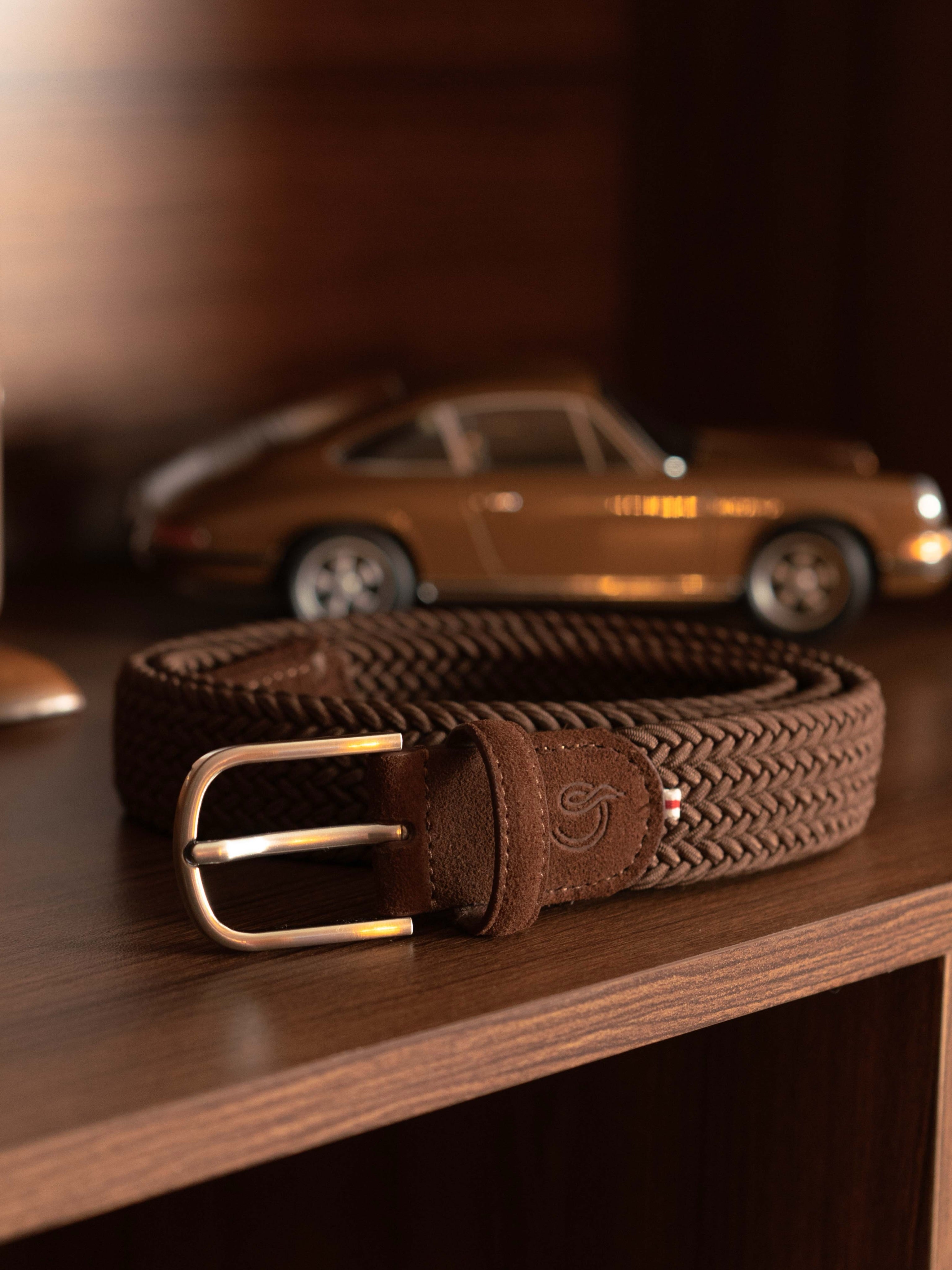 How Does a No-Hole Braided Belt Work?